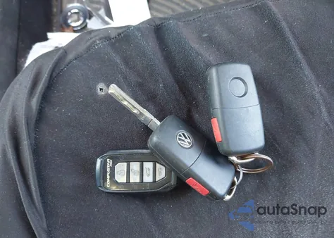 2014 Volkswagen Jetta 1.8T Se z USA, uszkodzony, nr VIN 3VWD17AJ0EM257532